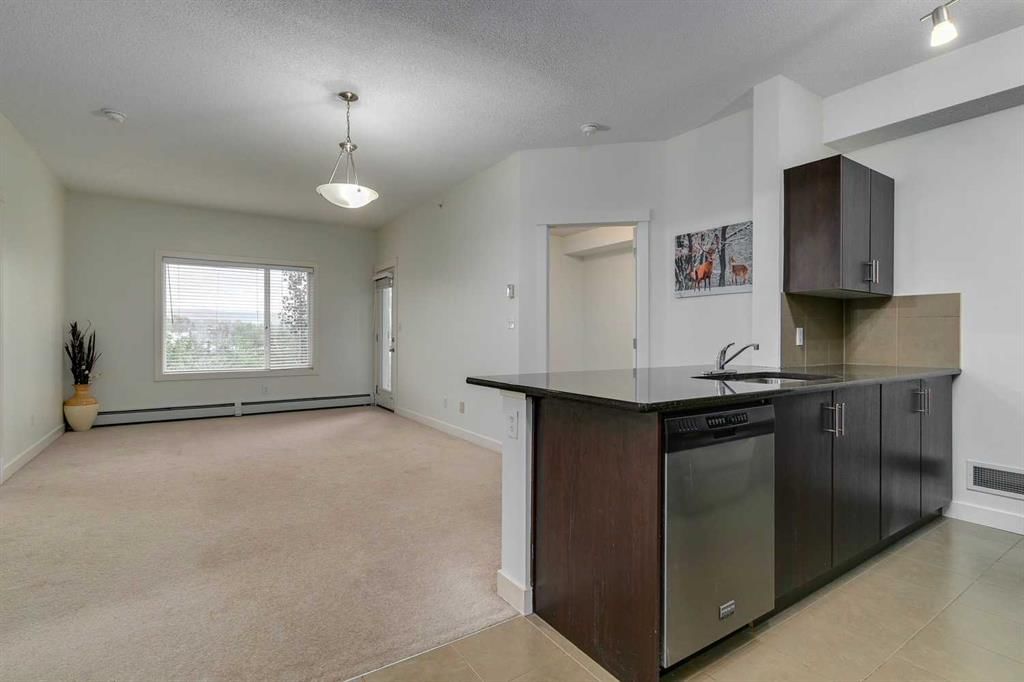 305, 3950 46 Avenue NW, Calgary — photo 4 of 20