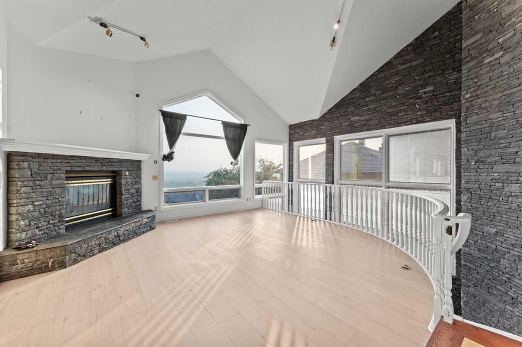 28 Slopes Grove SW, Calgary — photo 4 of 24