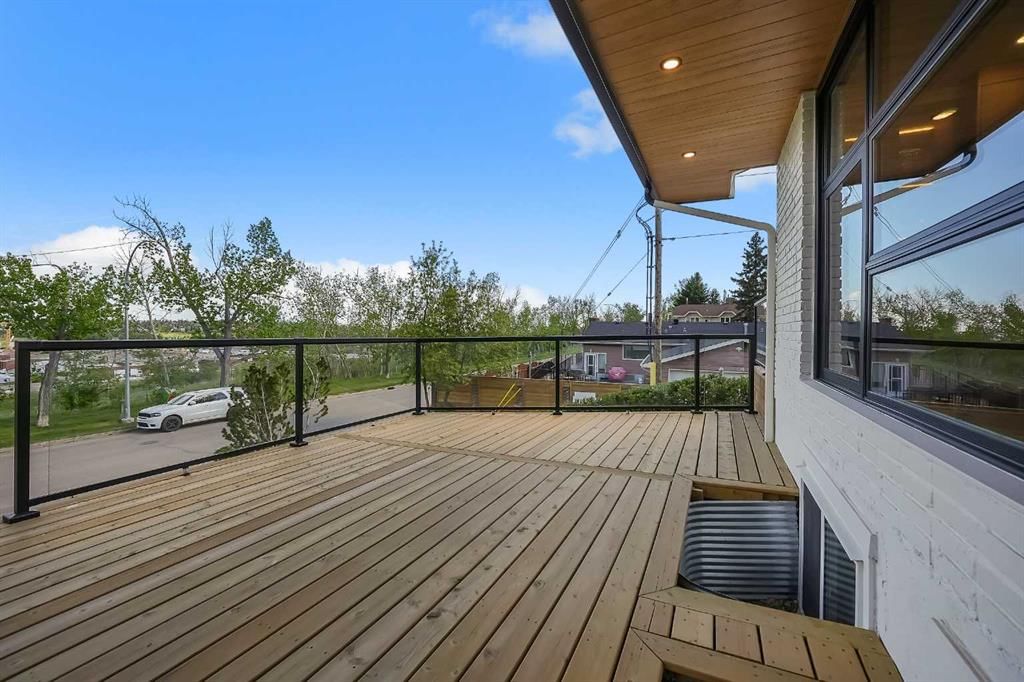 611 Parkridge Drive SE, Calgary — photo 4 of 50