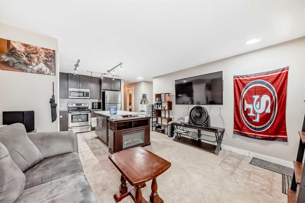 1130 Mckenzie Towne Row SE, Calgary — photo 5 of 23