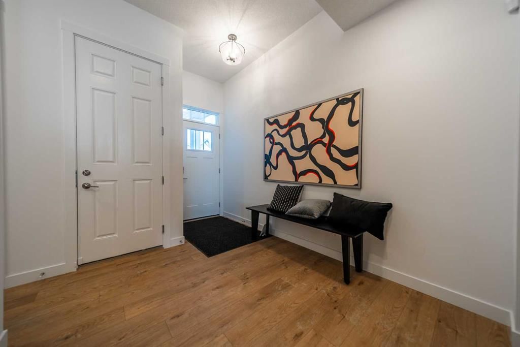 203 Lucas Common NW, Calgary — photo 2 of 34