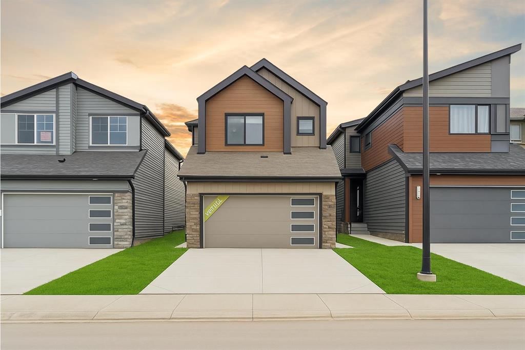 10 Heartwood Villas SE, Calgary — main listing photo