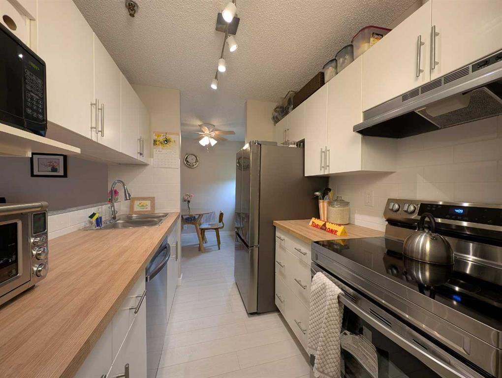 114, 525 56 Avenue SW, Calgary — photo 5 of 19