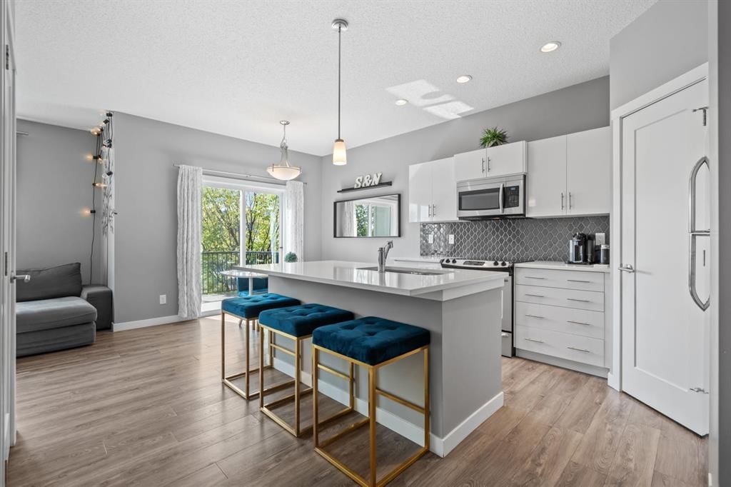 438 Nolan Hill Drive NW, Calgary — photo 3 of 39