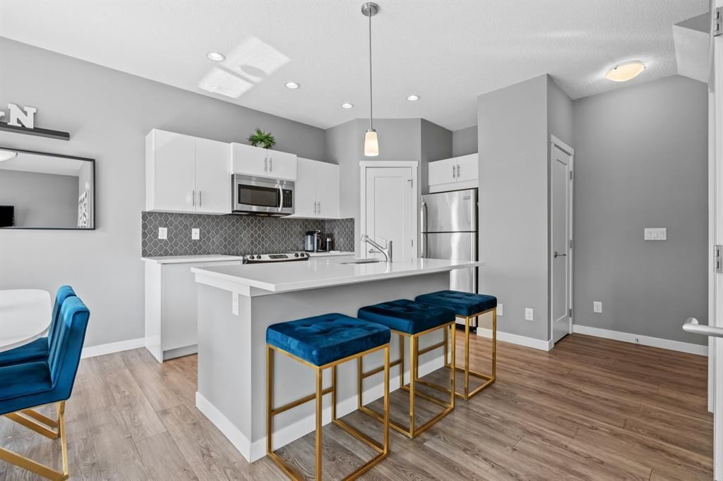 438 Nolan Hill Drive NW, Calgary — photo 4 of 39