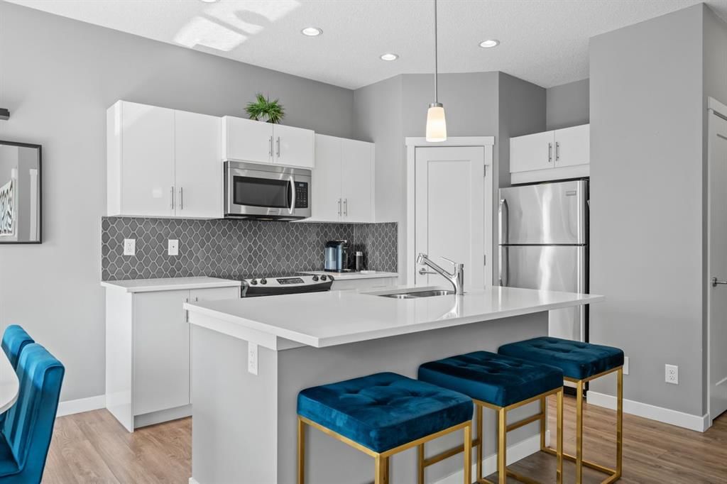 438 Nolan Hill Drive NW, Calgary — photo 5 of 39