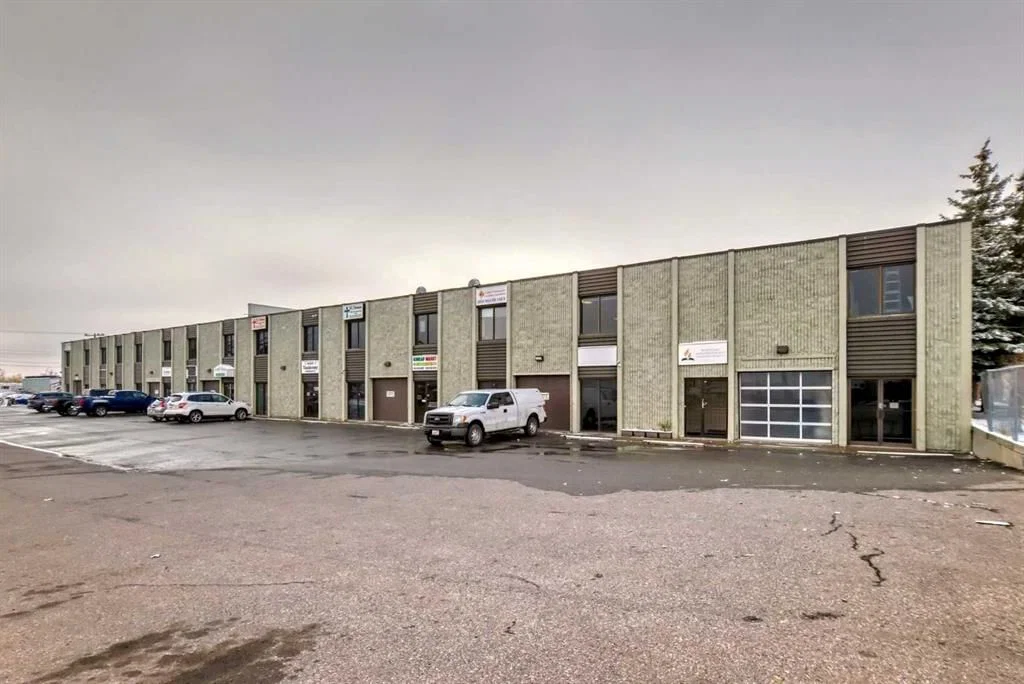1829 54 Street SE, Calgary — photo 4 of 41