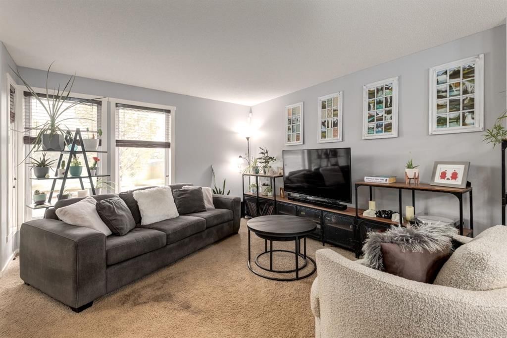 204 Walden Drive SE, Calgary — photo 3 of 36
