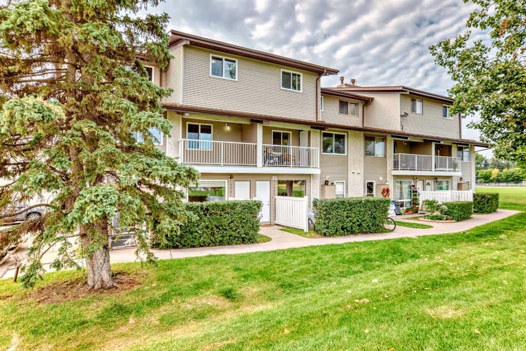 1221, 200 Brookpark Drive SW, Calgary — main listing photo