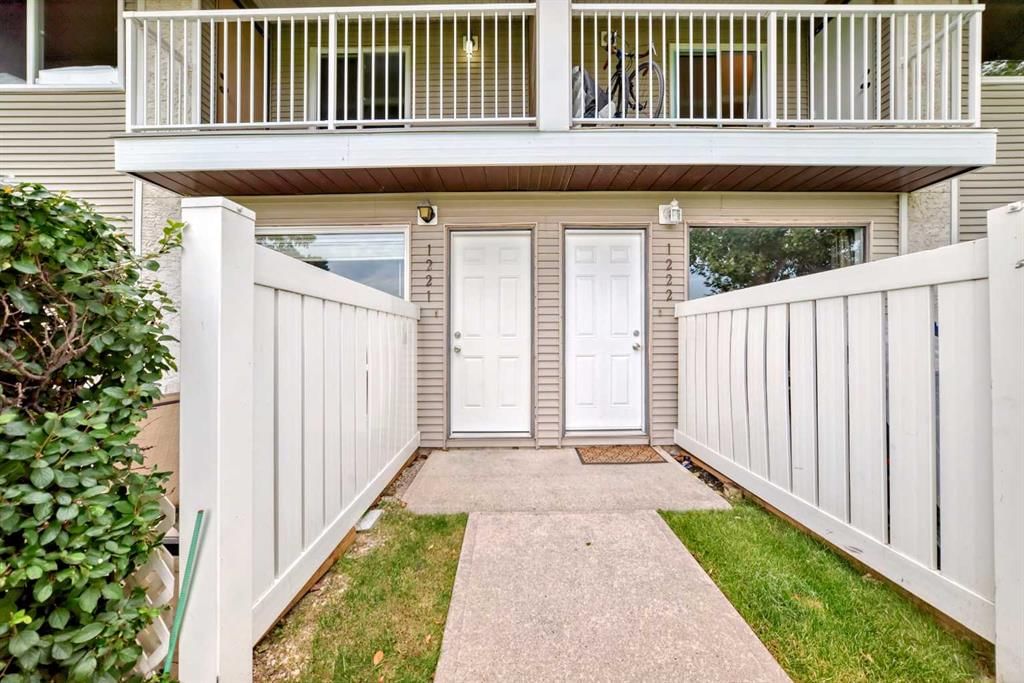 1221, 200 Brookpark Drive SW, Calgary — photo 2 of 30