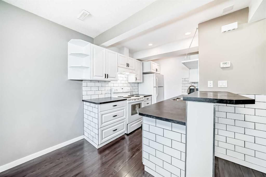 1221, 200 Brookpark Drive SW, Calgary — photo 4 of 30
