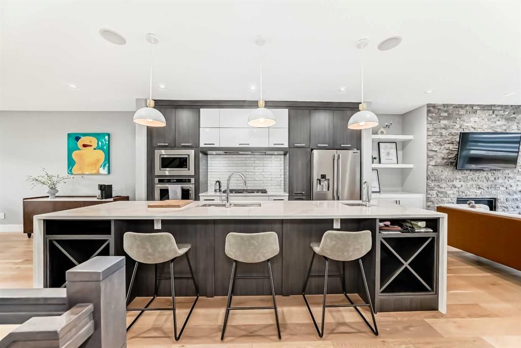 2030 31 Street SW, Calgary — photo 5 of 50