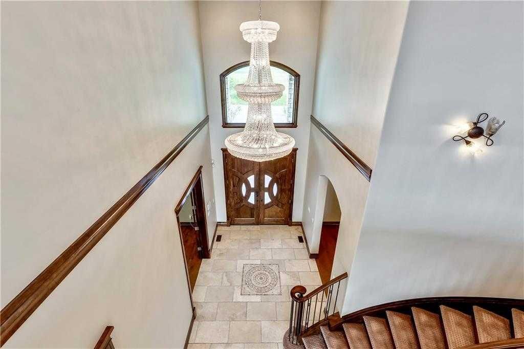 35 Elmont Drive SW, Calgary — photo 5 of 50