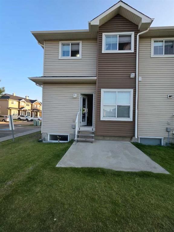 301, 111 Tarawood Lane NE, Calgary — photo 2 of 32
