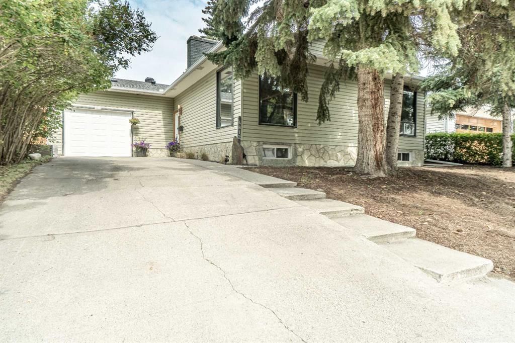4812 Valiant Drive NW, Calgary — main listing photo