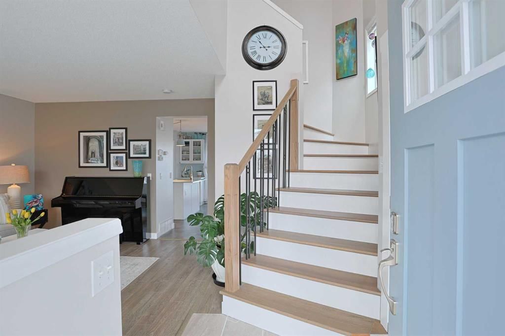 18 Citadel Vista Green NW, Calgary — photo 5 of 40