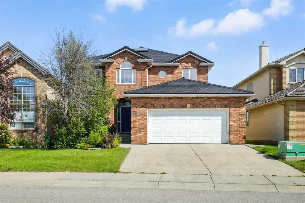 10449 Hamptons Boulevard NW, Calgary — main listing photo