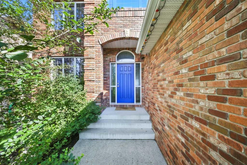 10449 Hamptons Boulevard NW, Calgary — photo 2 of 46
