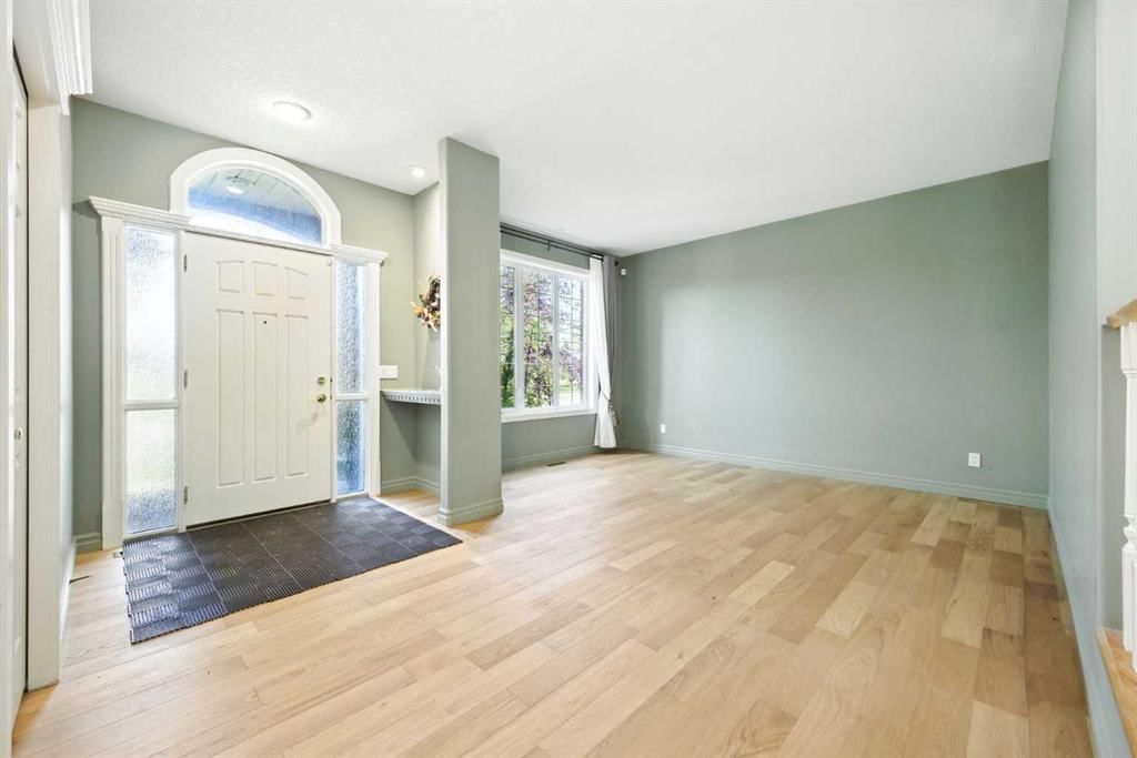 10449 Hamptons Boulevard NW, Calgary — photo 3 of 46