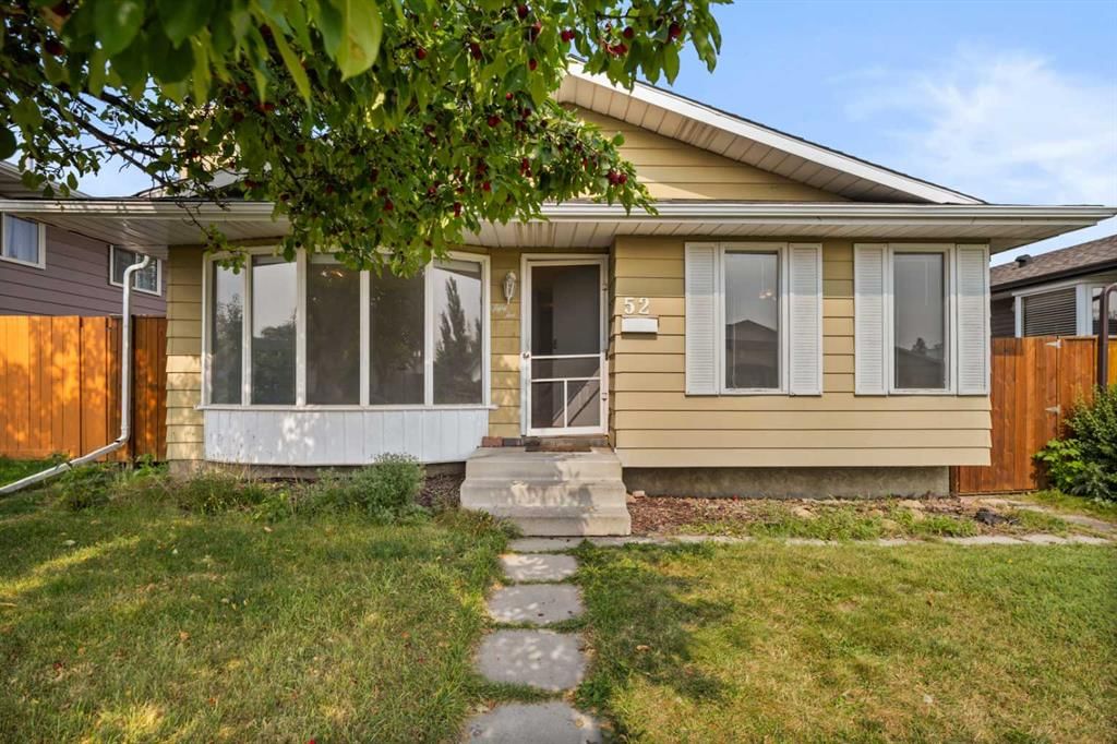 52 Dover Ridge Court SE, Calgary — photo 3 of 42