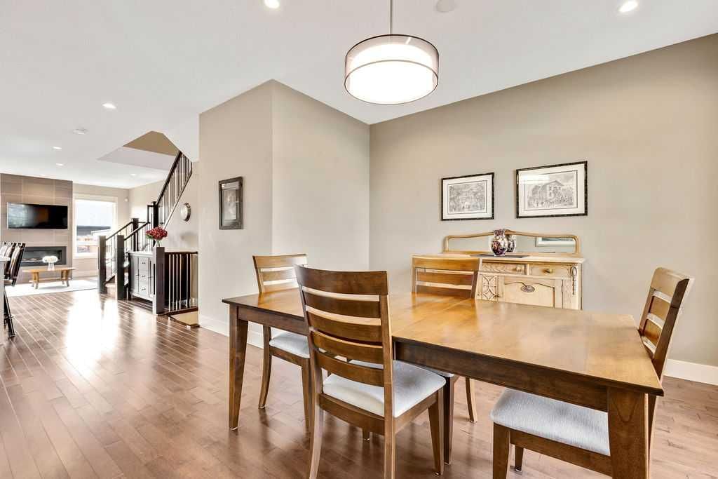 1615 22 Avenue NW, Calgary — photo 3 of 39