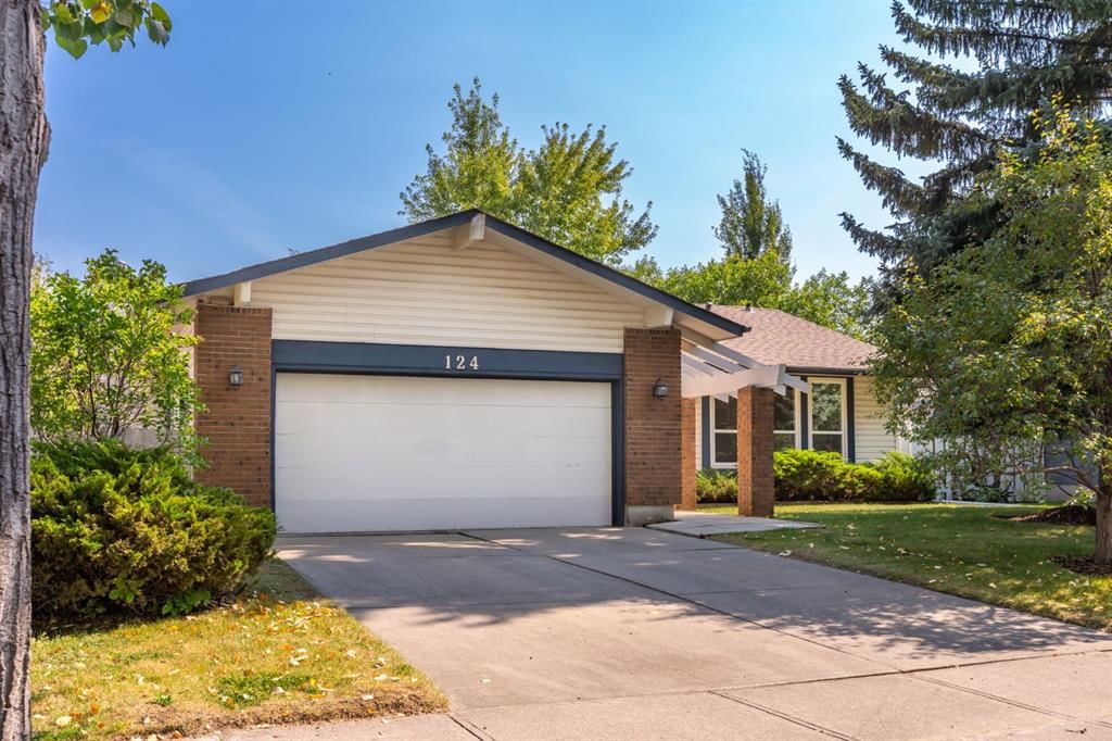 124 Midpark Drive SE, Calgary — main listing photo