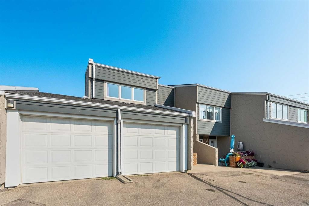 33, 228 Theodore Place NW, Calgary — photo 2 of 40