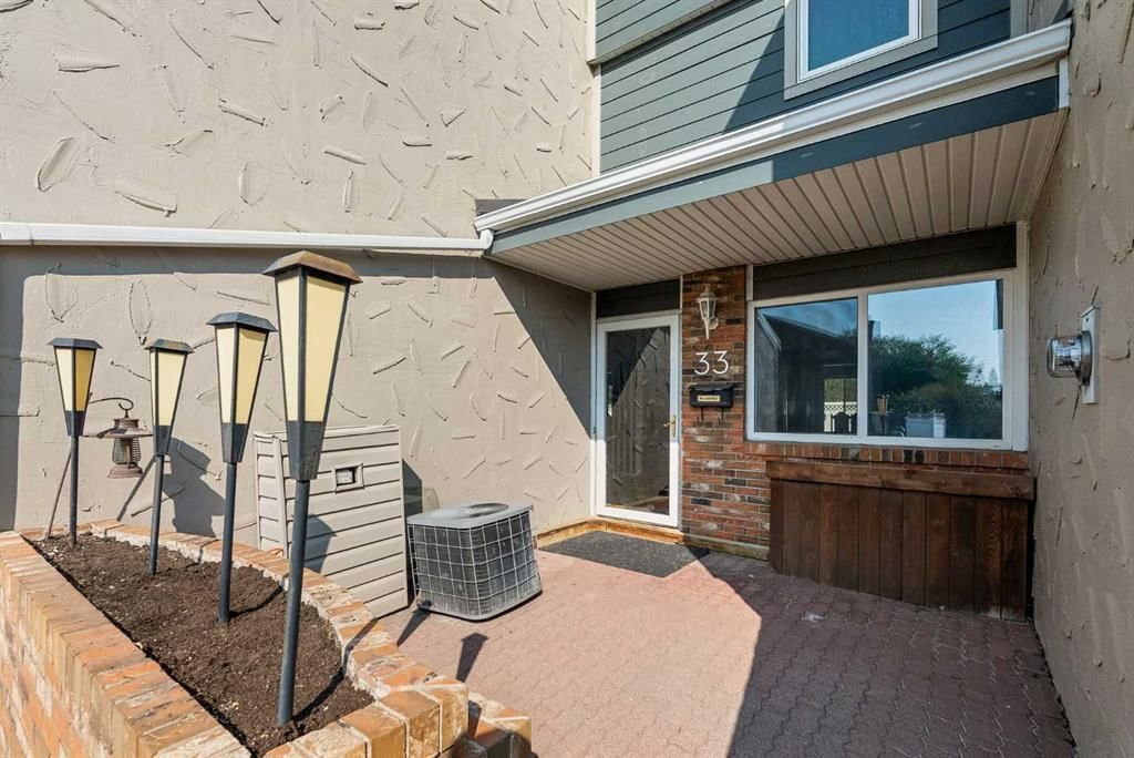 33, 228 Theodore Place NW, Calgary — photo 3 of 40