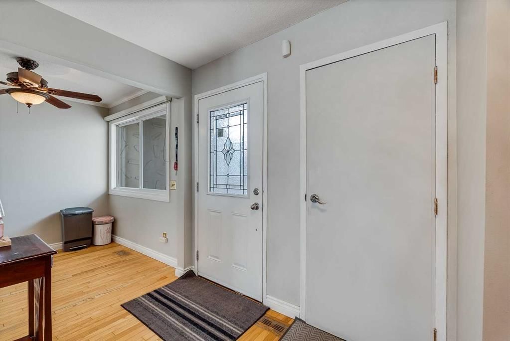 33, 228 Theodore Place NW, Calgary — photo 4 of 40