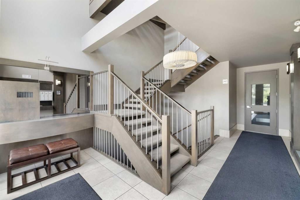 204, 1407 Kensington Close NW, Calgary — photo 4 of 46