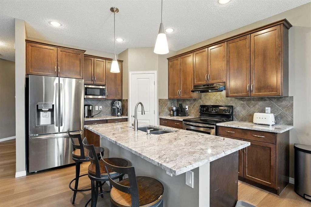 247 Copperpond Circle SE, Calgary — photo 3 of 44