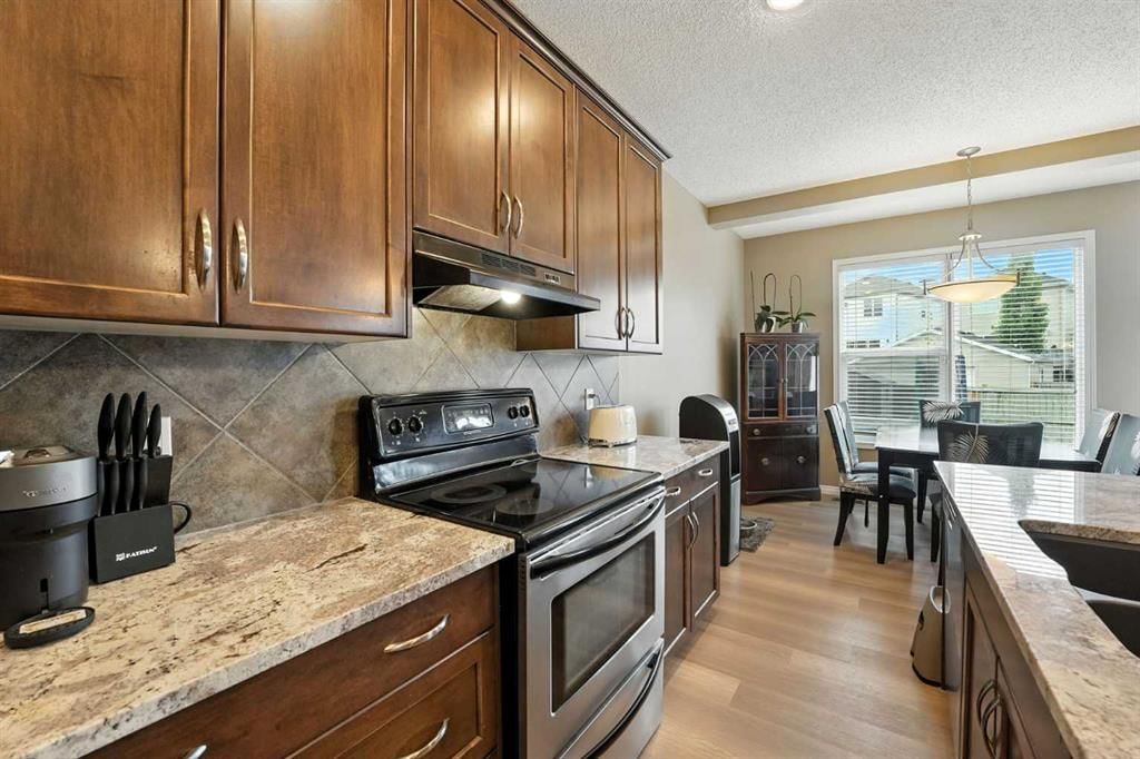 247 Copperpond Circle SE, Calgary — photo 4 of 44