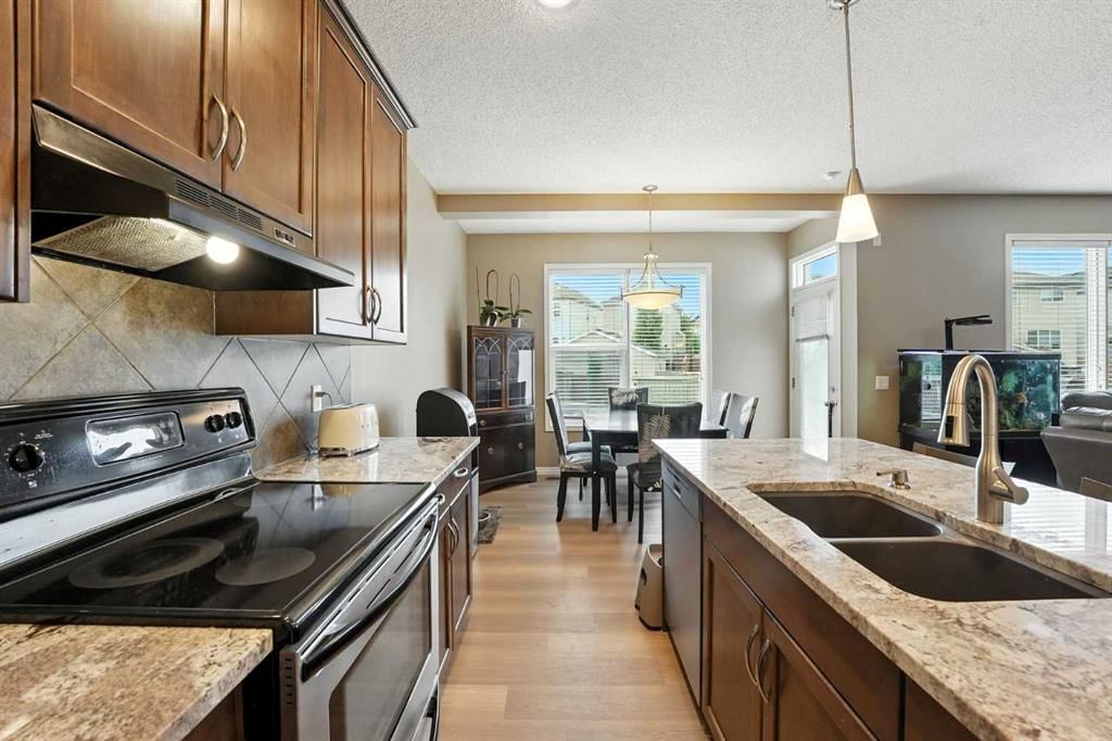 247 Copperpond Circle SE, Calgary — photo 5 of 44