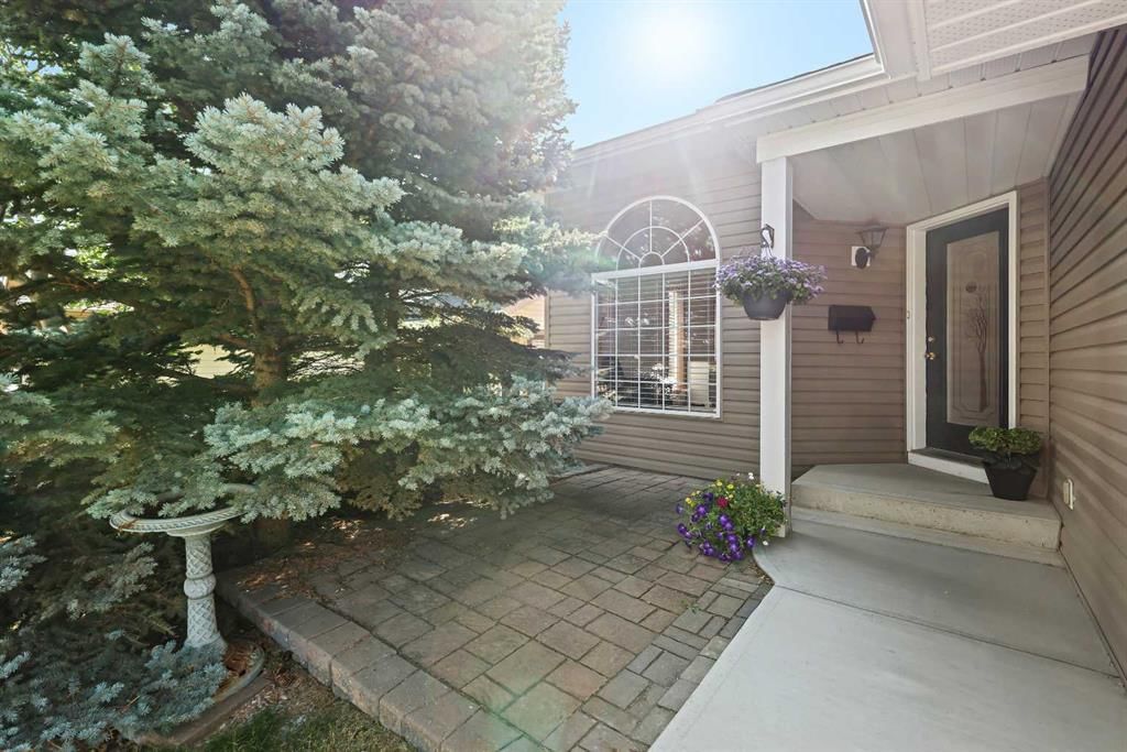 109 Macewan Park View NW, Calgary — photo 3 of 50