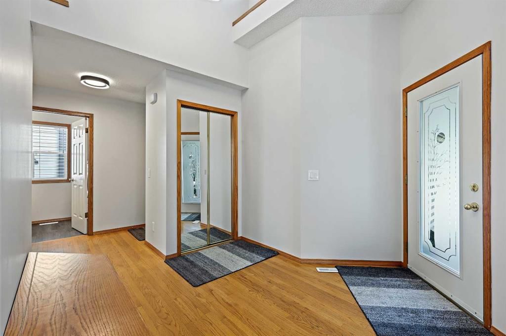109 Macewan Park View NW, Calgary — photo 4 of 50