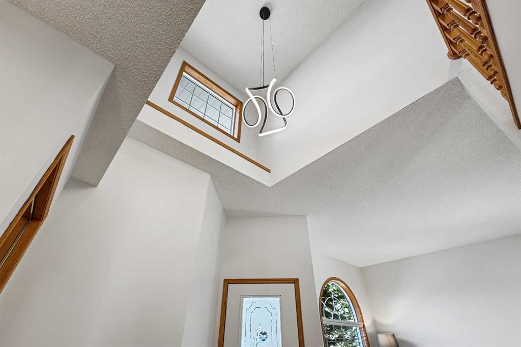 109 Macewan Park View NW, Calgary — photo 5 of 50