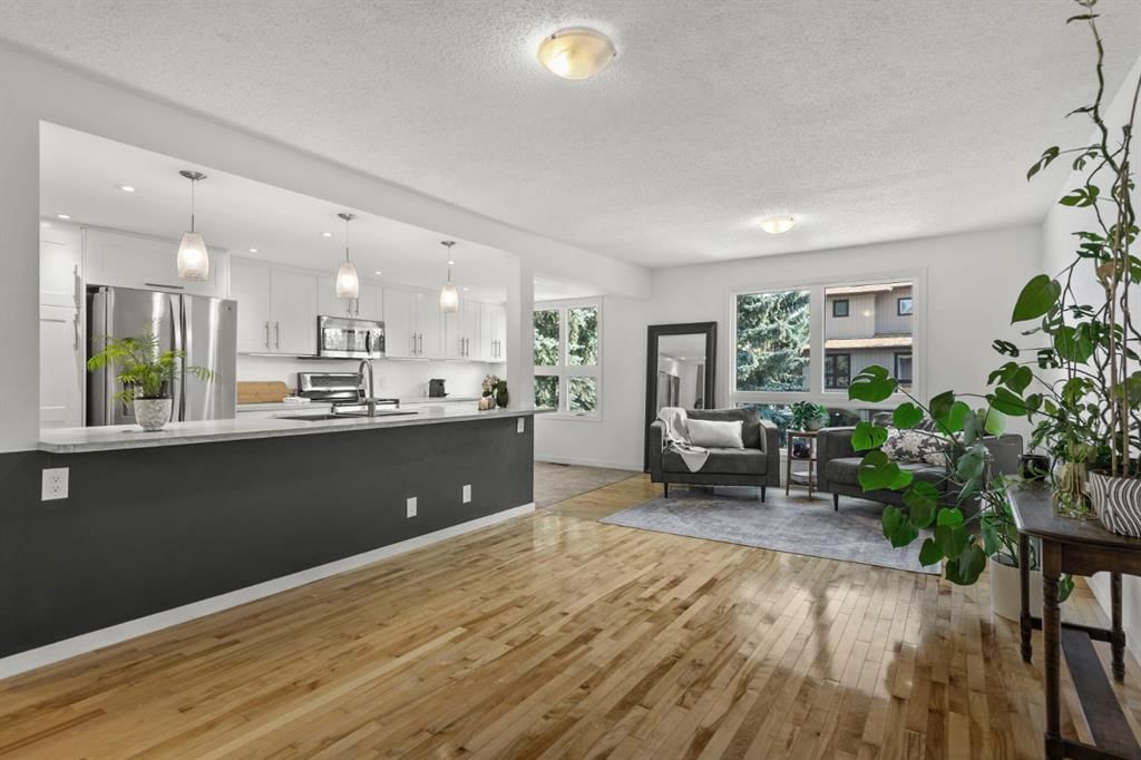 2 Canterbury Gardens SW, Calgary — photo 3 of 42