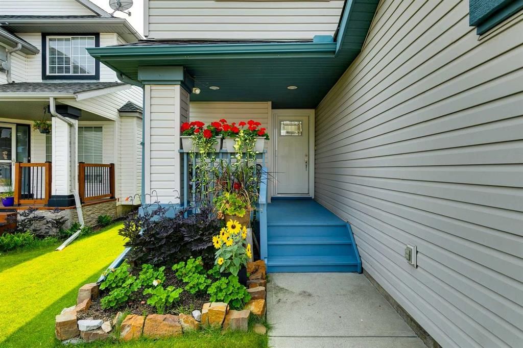 187 Valley Brook Circle NW, Calgary — photo 2 of 29