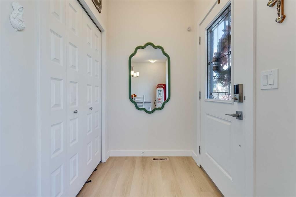 94 Silverton Glen Gate SW, Calgary — photo 2 of 39