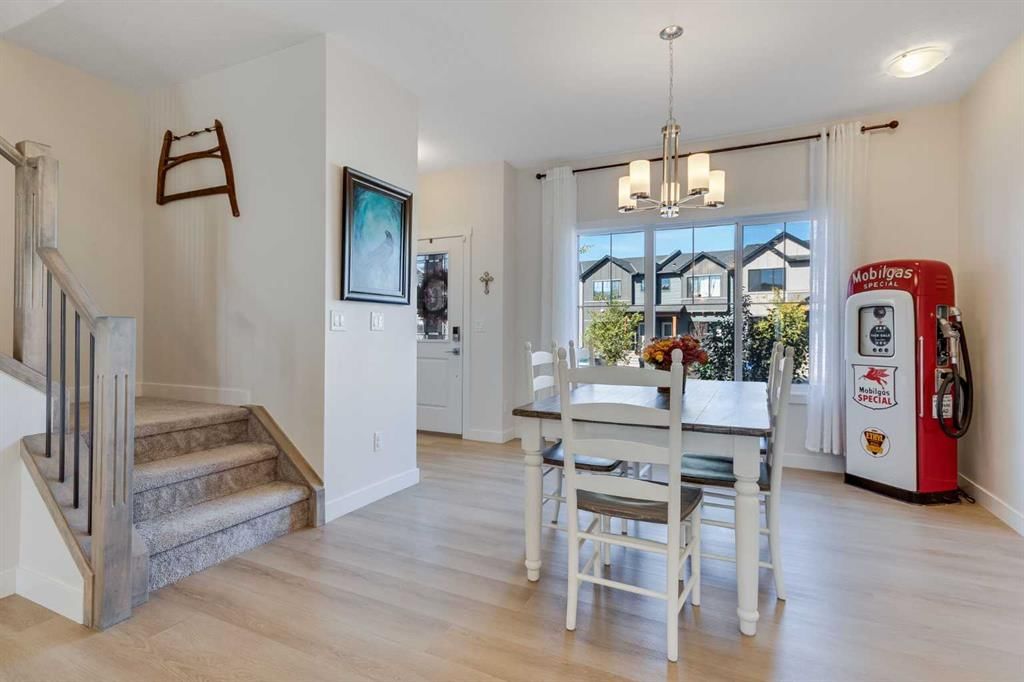 94 Silverton Glen Gate SW, Calgary — photo 4 of 39