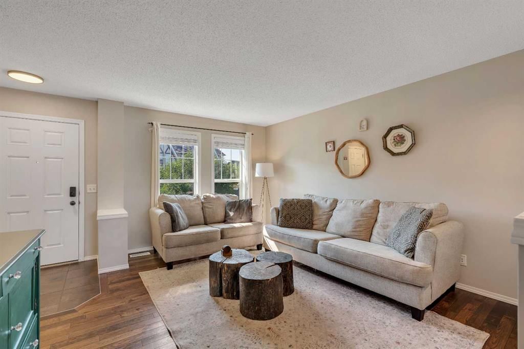 13 Elgin Meadows View SE, Calgary — photo 4 of 32