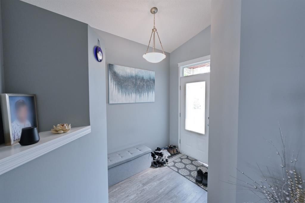 101 Prestwick Rise SE, Calgary — photo 3 of 23