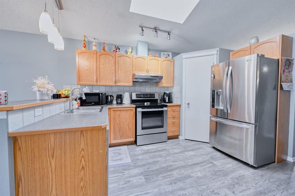 101 Prestwick Rise SE, Calgary — photo 5 of 23