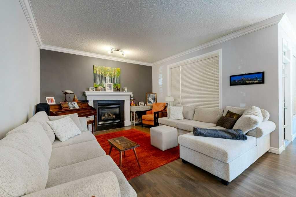 540 Panatella Court NW, Calgary — photo 3 of 43