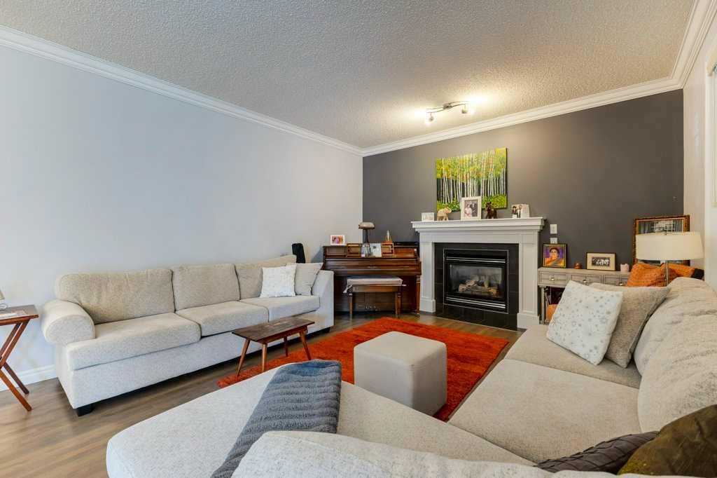 540 Panatella Court NW, Calgary — photo 5 of 43
