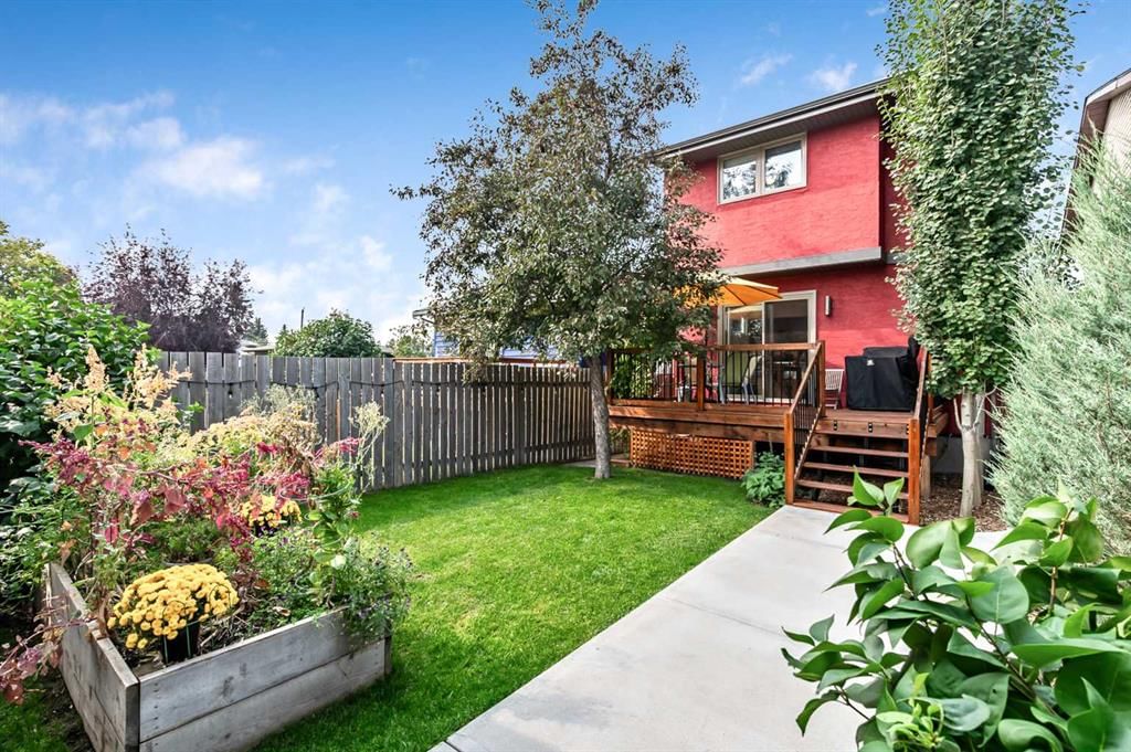4004 46 Street SW, Calgary — photo 5 of 48