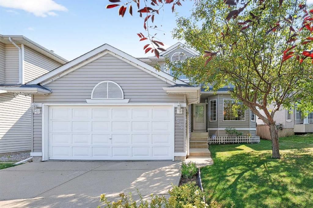 9200 Edgebrook Drive NW, Calgary — main listing photo