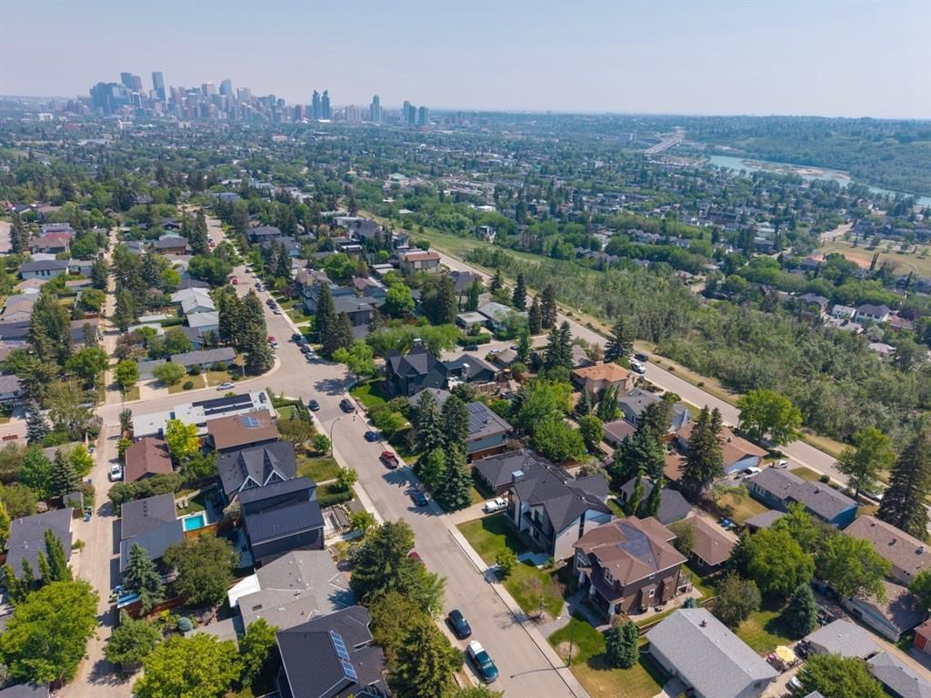 2823 11 Avenue NW, Calgary — photo 5 of 49