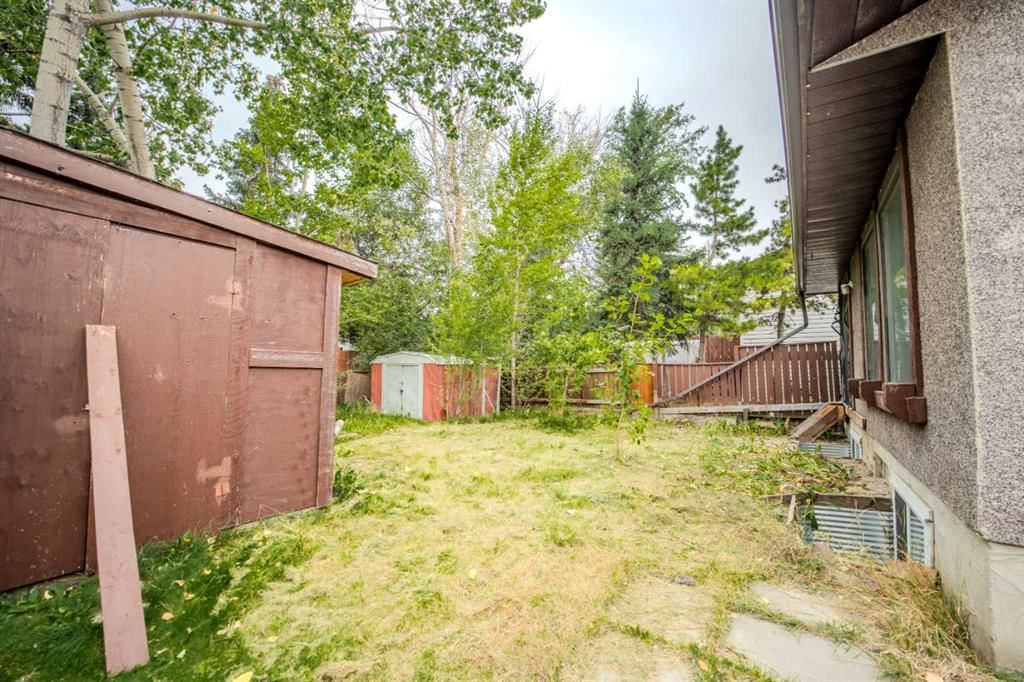 528 Whitehill Place NE, Calgary — photo 3 of 35