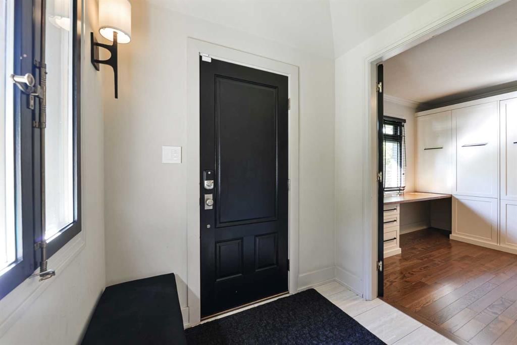 1924 10A Street SW, Calgary — photo 3 of 50